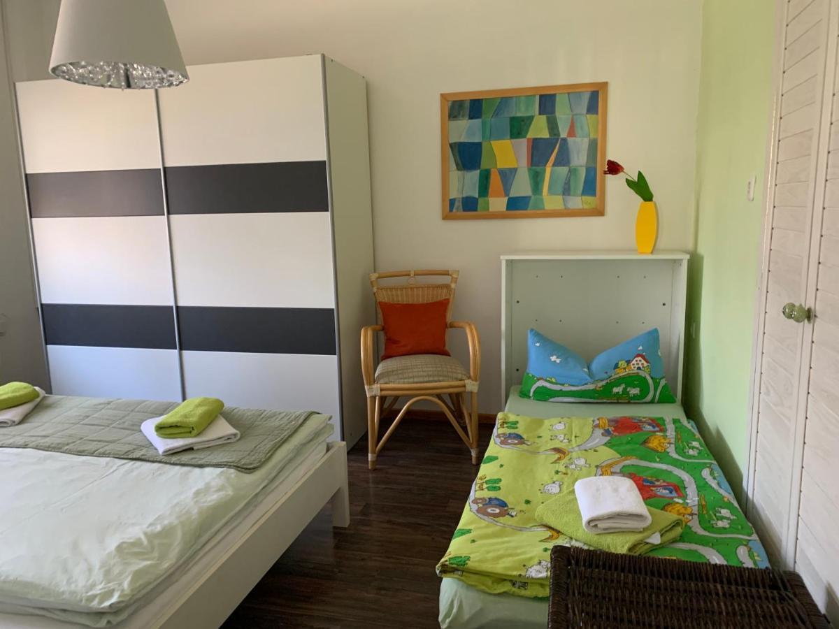 Helenes Ferienwohnung Auf Dem Bauernhof - Lausitzer Seenland Lauta エクステリア 写真