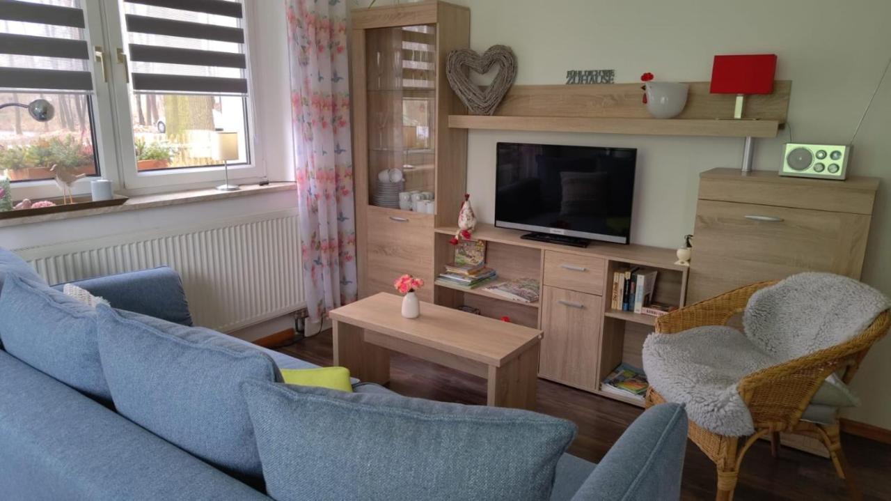 Helenes Ferienwohnung Auf Dem Bauernhof - Lausitzer Seenland Lauta エクステリア 写真